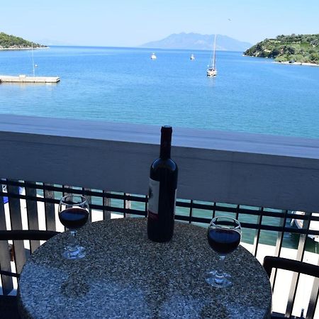 Poseidon Hotell Epidaurus Exteriör bild
